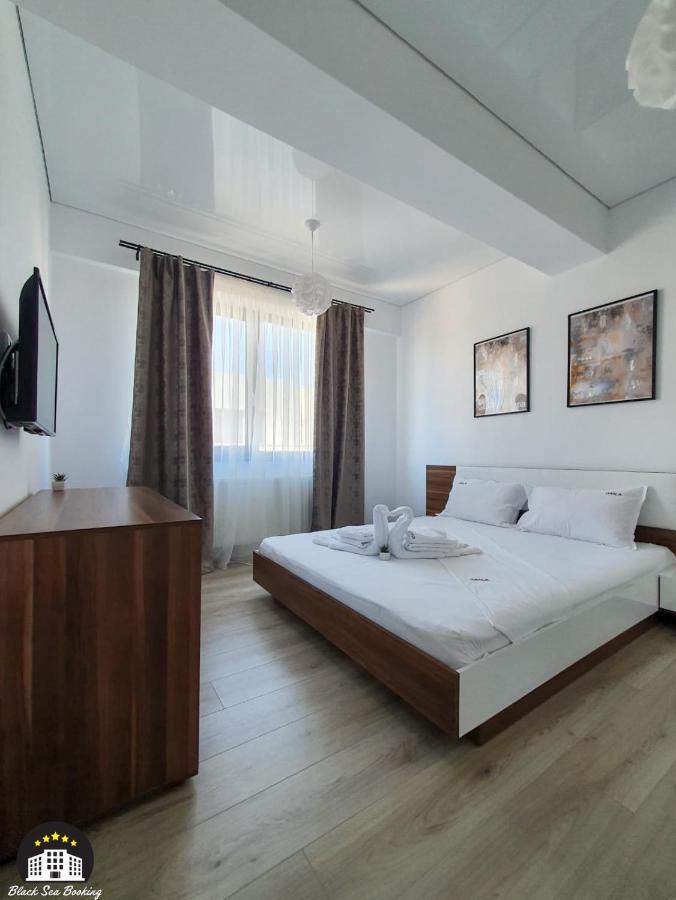 Black Sea Booking - Oana Navodari Dış mekan fotoğraf